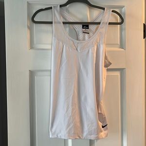 Nike pro workout top